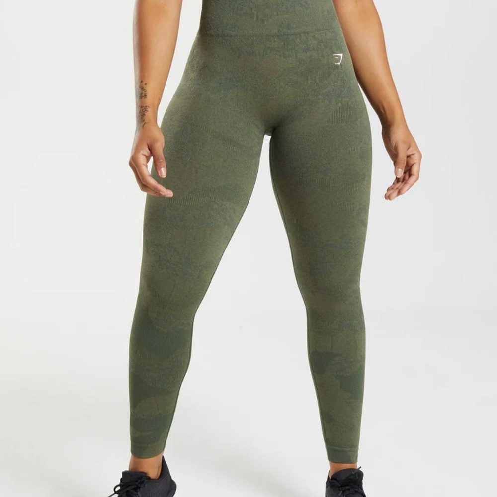 GymShark Adapt Camo Seamless size M forest green